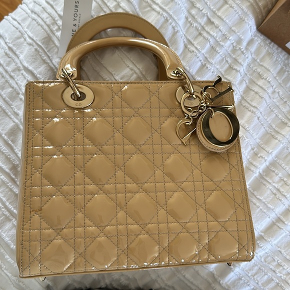 Christian Dior 2013 Beige patent medium lady Dior with strap - Picture 12 of 16
